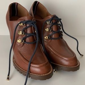 Tommy Hilfiger Middlebury Bootie 8M, block heel.